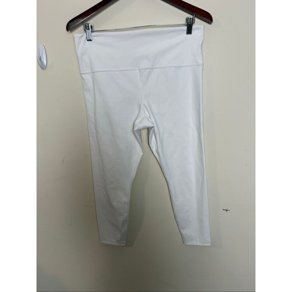 Athleta Ultra High Rise Elation 7/8 Tight White Women’s Size Small Yoga Pilates